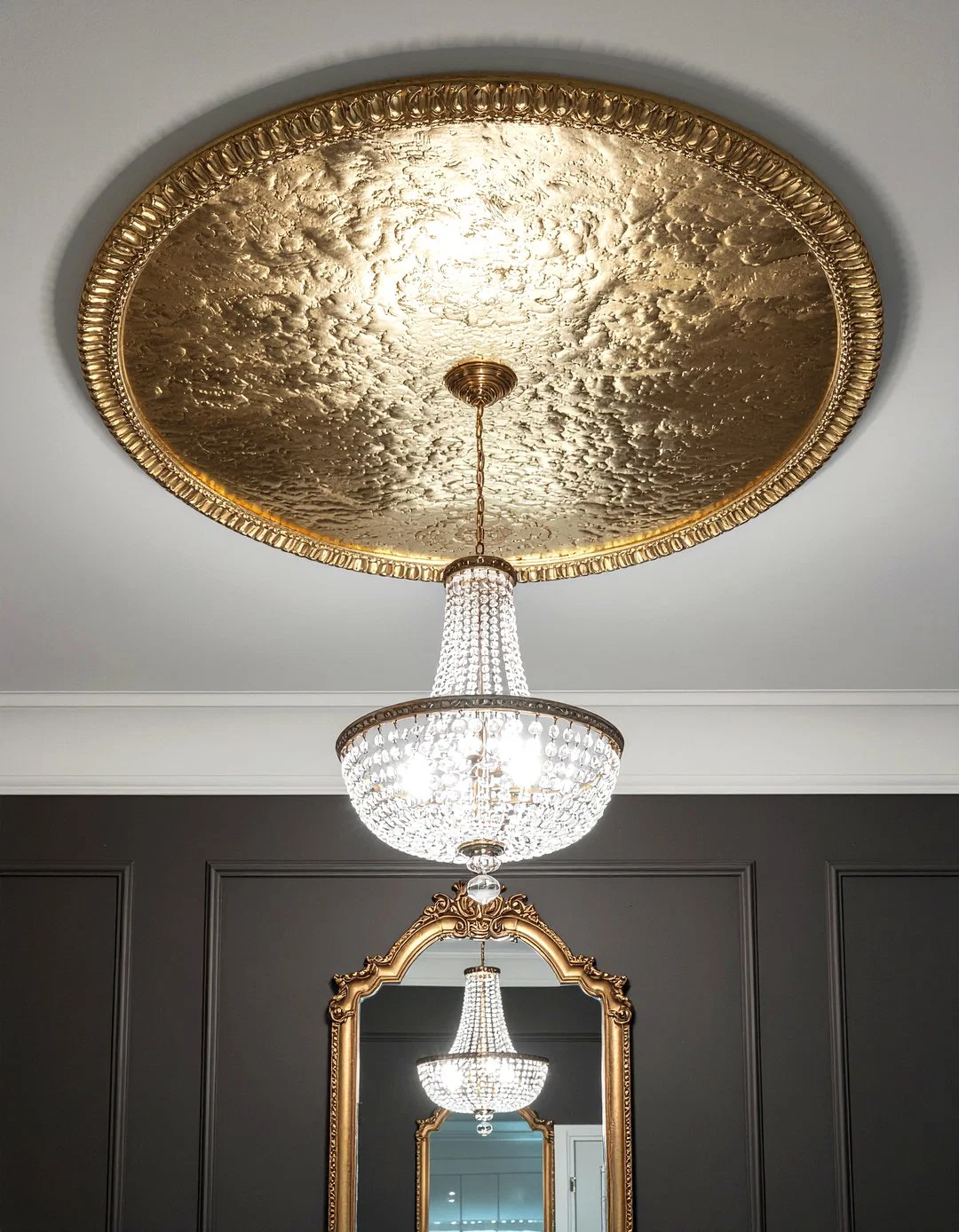 Gold-Metallic-Ceiling